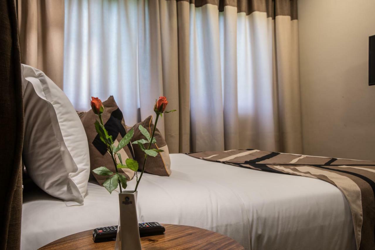 Speke Apartments Kitante 캄팔라 외부 사진